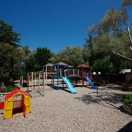 Aparthotel Villaggio Maistro 3*